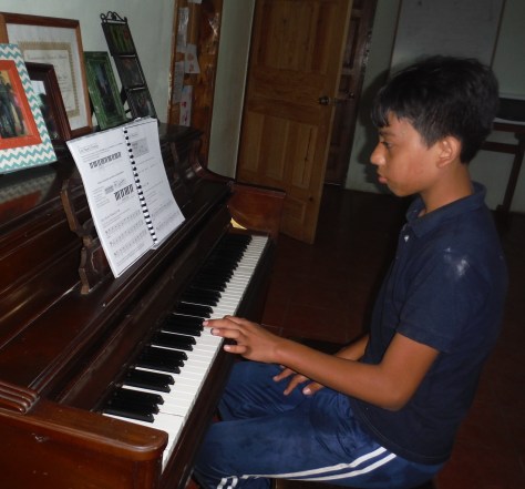 Clases de piano Darwin Canales